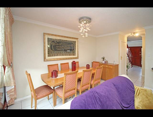 3 BEDROOM TOWNHOUSE FOR SALE IN BEDFORD GARDENS